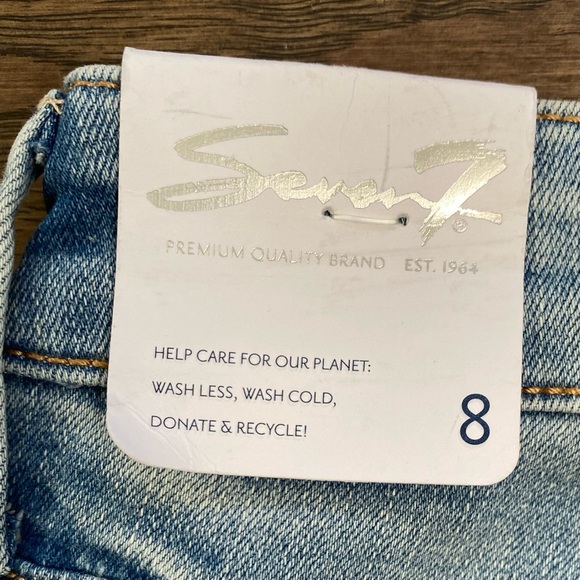 Seven 7 Women's Light Wash Breezy Crop Raw Hem Distressed Denim Jeans Size 8 - Picture 15 of 16